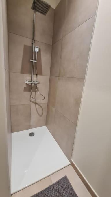 Le Puy Martineau Piscine Privee Interieure Chauffee A 10 Min Du Puy Du Fo Holiday home