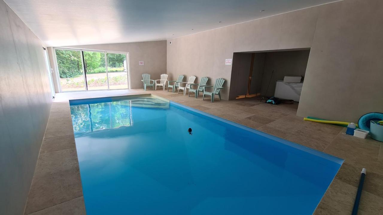 Le Puy Martineau Piscine Privee Interieure Chauffee A 10 Min Du Puy Du Fo