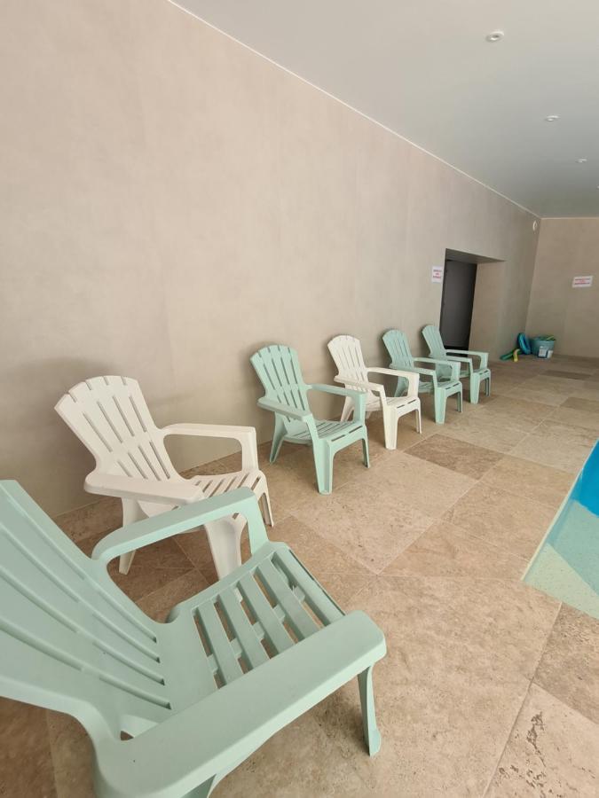 Le Puy Martineau Piscine Privee Interieure Chauffee A 10 Min Du Puy Du Fo Holiday home *